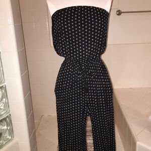 Super cute strapless romper with pink spot details